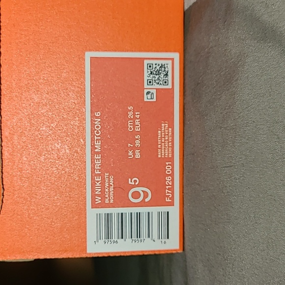 Shoes - Picture 5 of 5